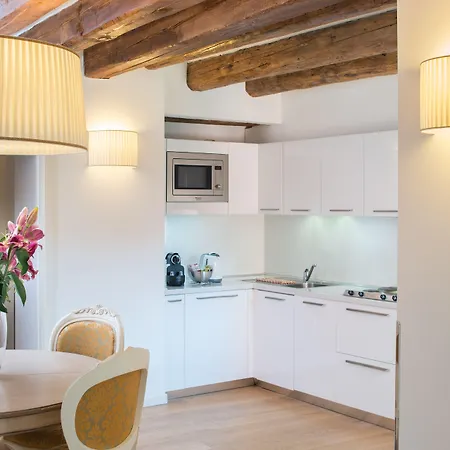 アパート アル レデントーレ ディ