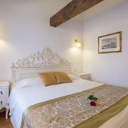 アル レデントーレ ディ *