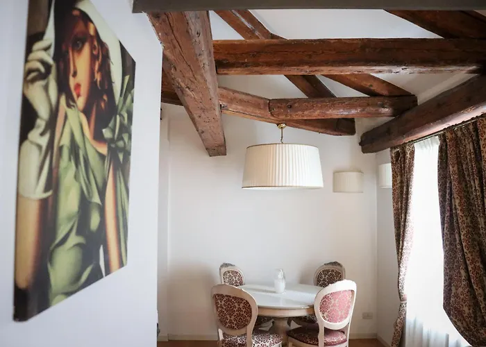 アパート アル レデントーレ ディ *