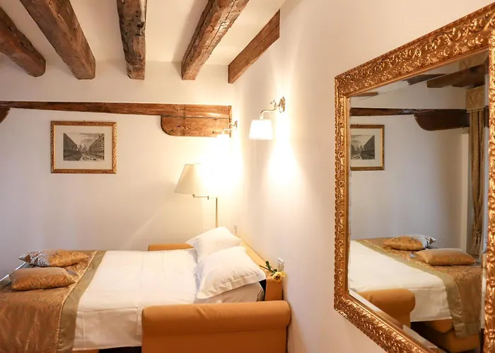 アパート アル レデントーレ ディ