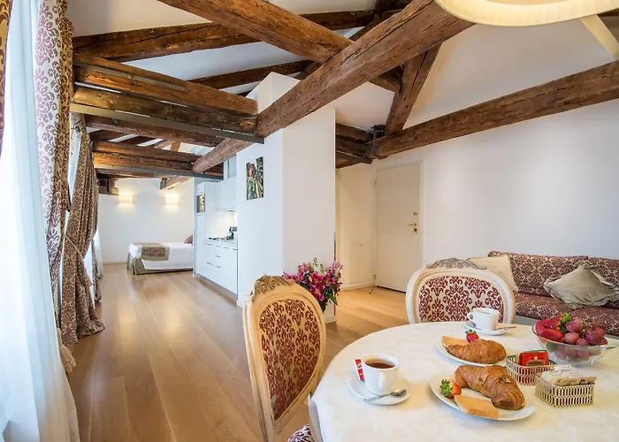 アル レデントーレ ディ アパート *