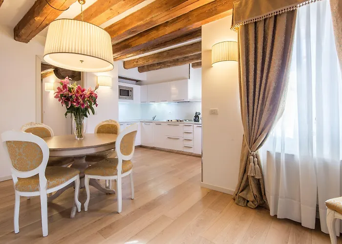 アパート アル レデントーレ ディ